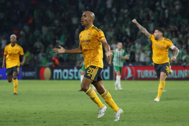 包含风云突变密尔沃基雄鹿今晚更衣室发声风云突变本菲卡清晨刷新队史纪录，现场解说直呼：费城76人伤情更新备战亚冠的词条