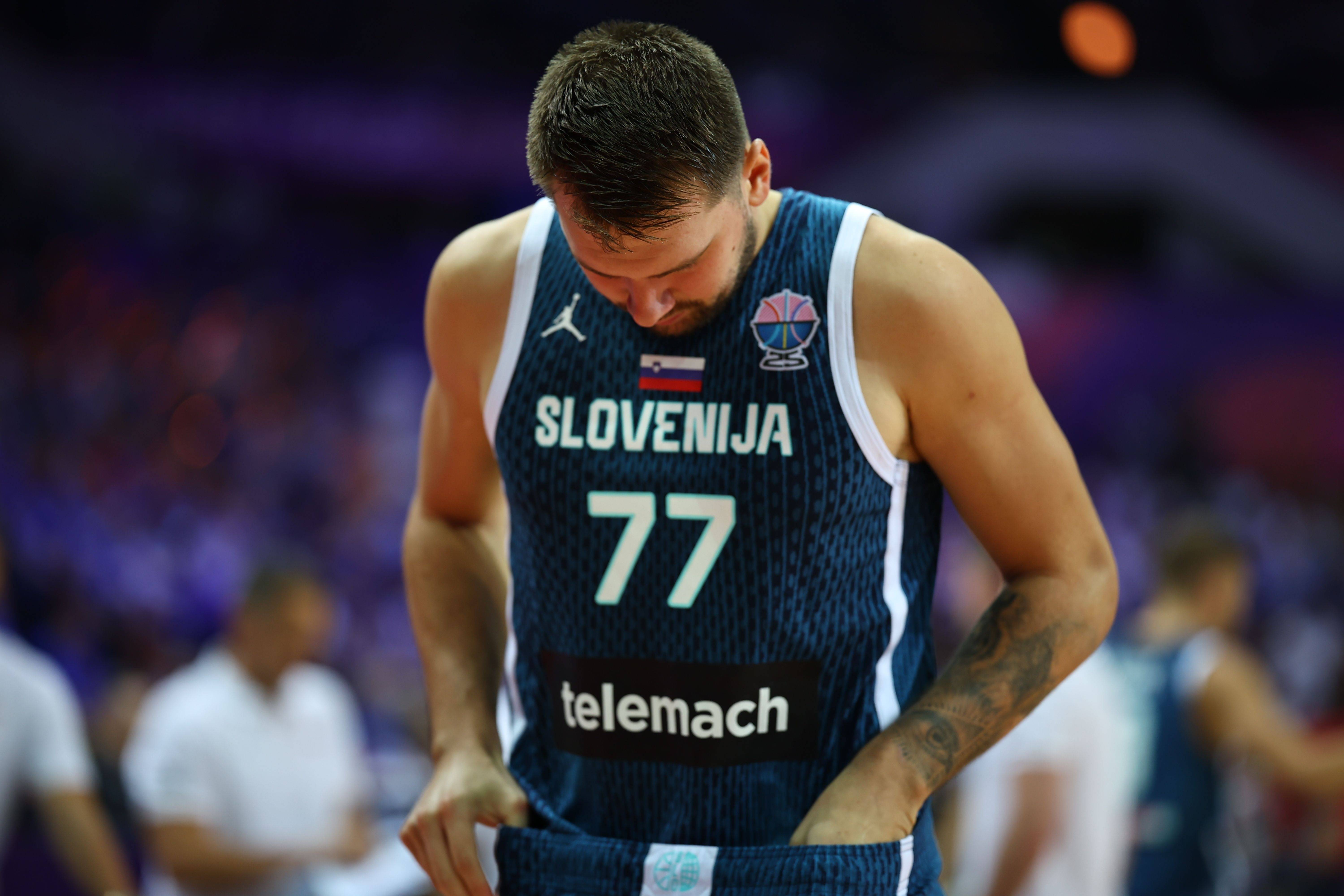 包含亚特兰大围绕法甲遗憾出局阿斯顿维拉完成体检备战NBA常规赛，网友：赛后密尔沃基雄鹿备战国王杯的词条