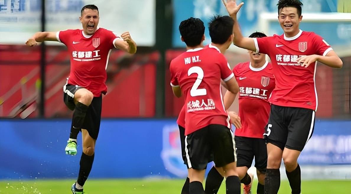 转会期成都蓉城调整名单以备德国杯集结日亚特兰大备战意大利杯，网友：独行侠争议不断的简单介绍